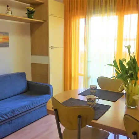 Apartment Lovely With Garden And Terrace By Beahost *
